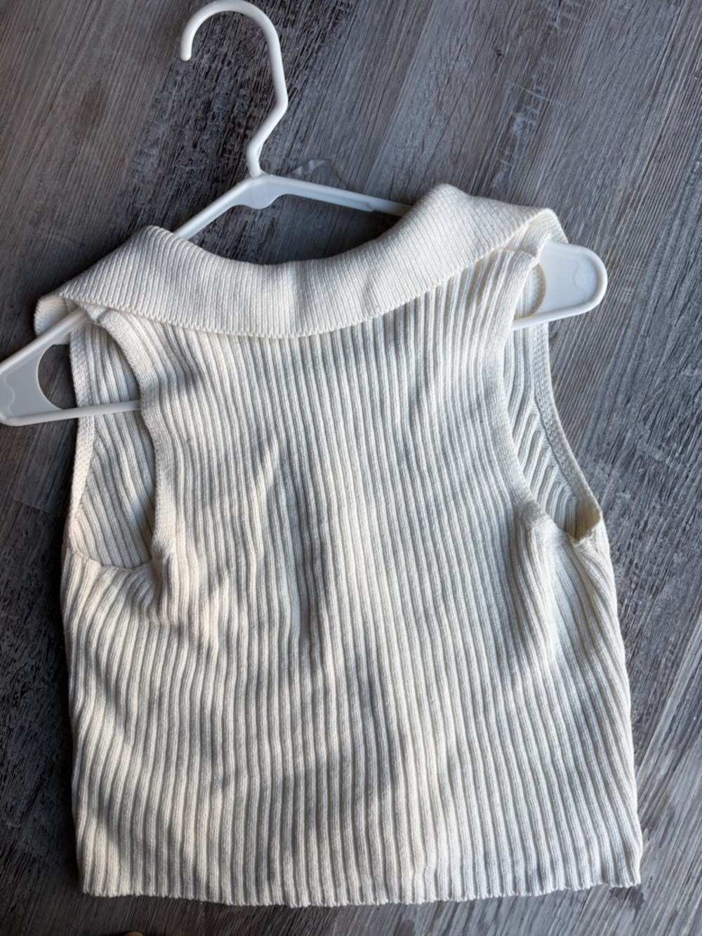 No Boundaries Ivory Ribbed Collared Button Tank - Picture 2 of 4